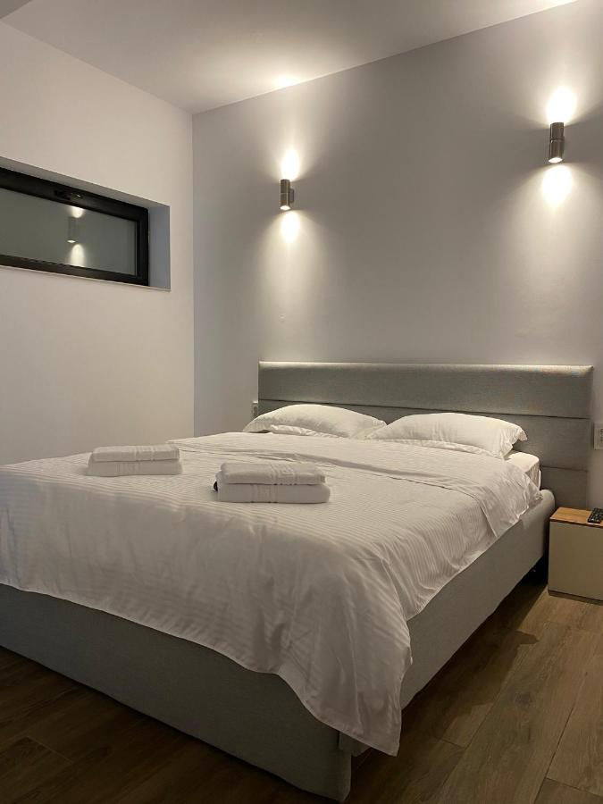 Modern House Hotel Sighetu Marmaţiei Екстериор снимка