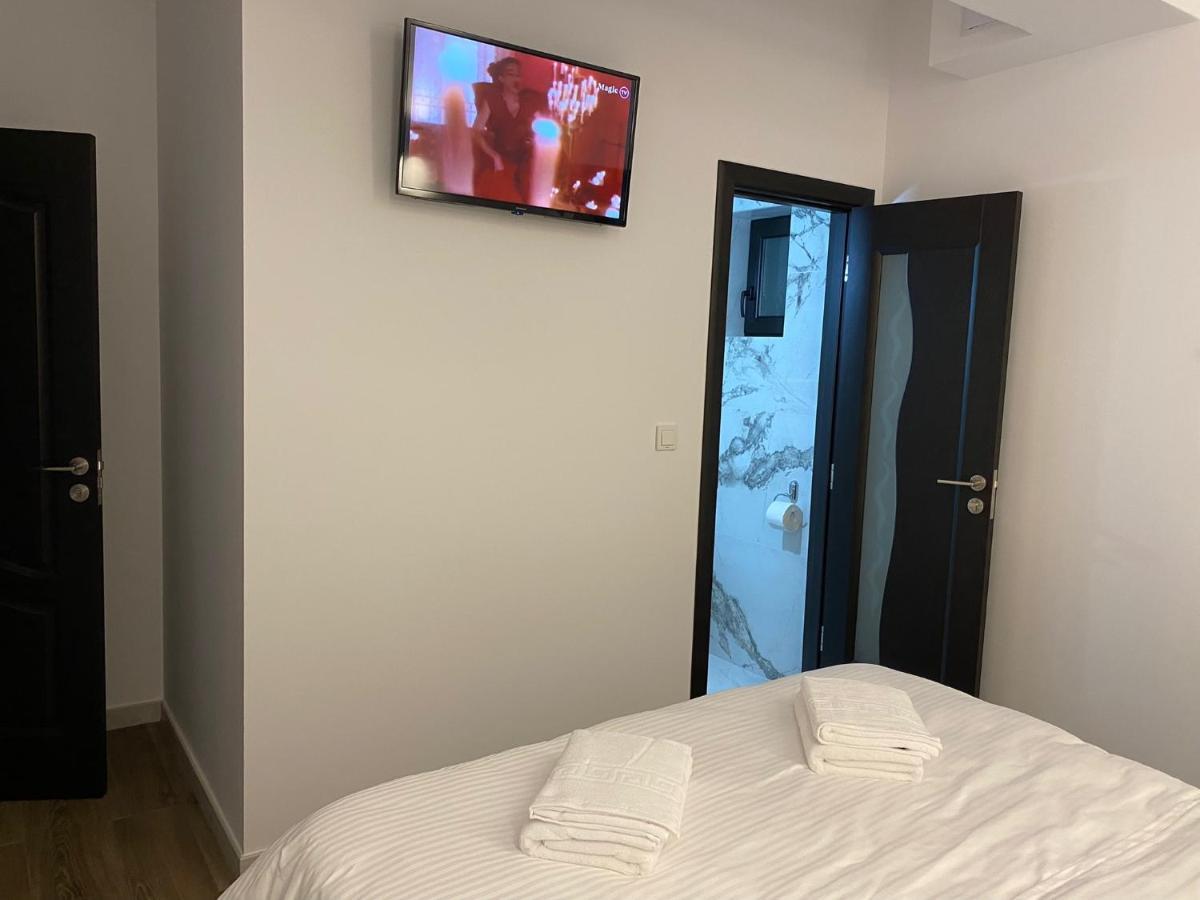 Modern House Hotel Sighetu Marmaţiei Екстериор снимка