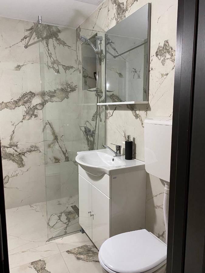 Modern House Hotel Sighetu Marmaţiei Екстериор снимка