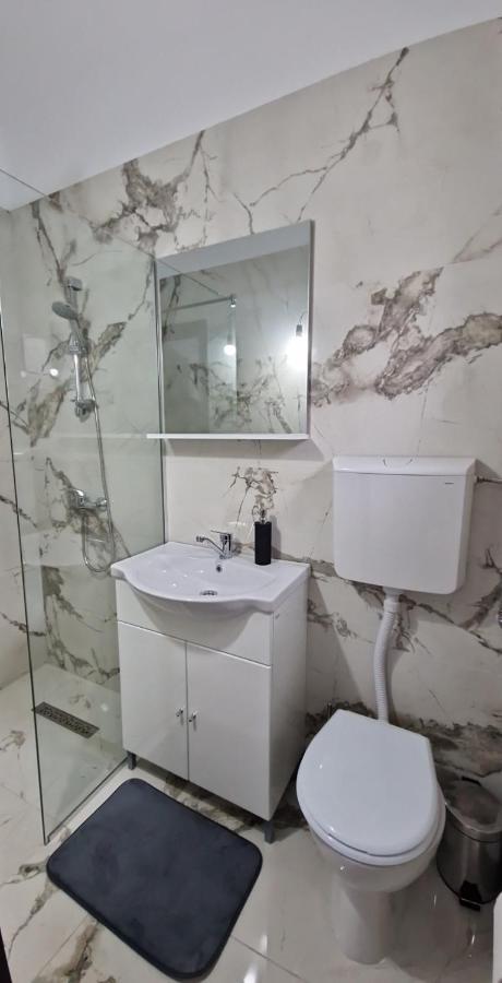 Modern House Hotel Sighetu Marmaţiei Екстериор снимка